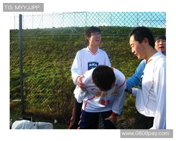 足球饮水机的创新设计与功能解析助力运动员健康与表现提升